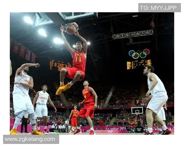 易建联领衔中国男篮对决西班牙队的精彩时刻与赛场背后的故事 易建联领衔中国男篮对决西班牙队的精彩时刻与赛场背后的故事